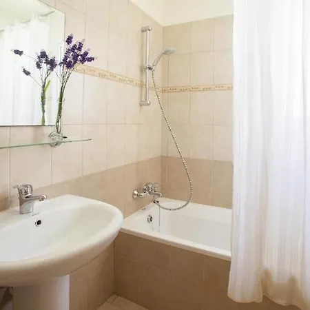 Ammos Pernera بروتاراس